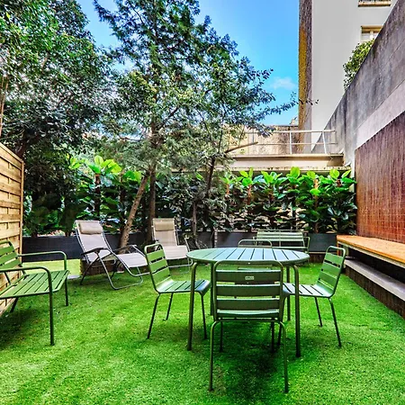 Private Garden Near Trocadero *